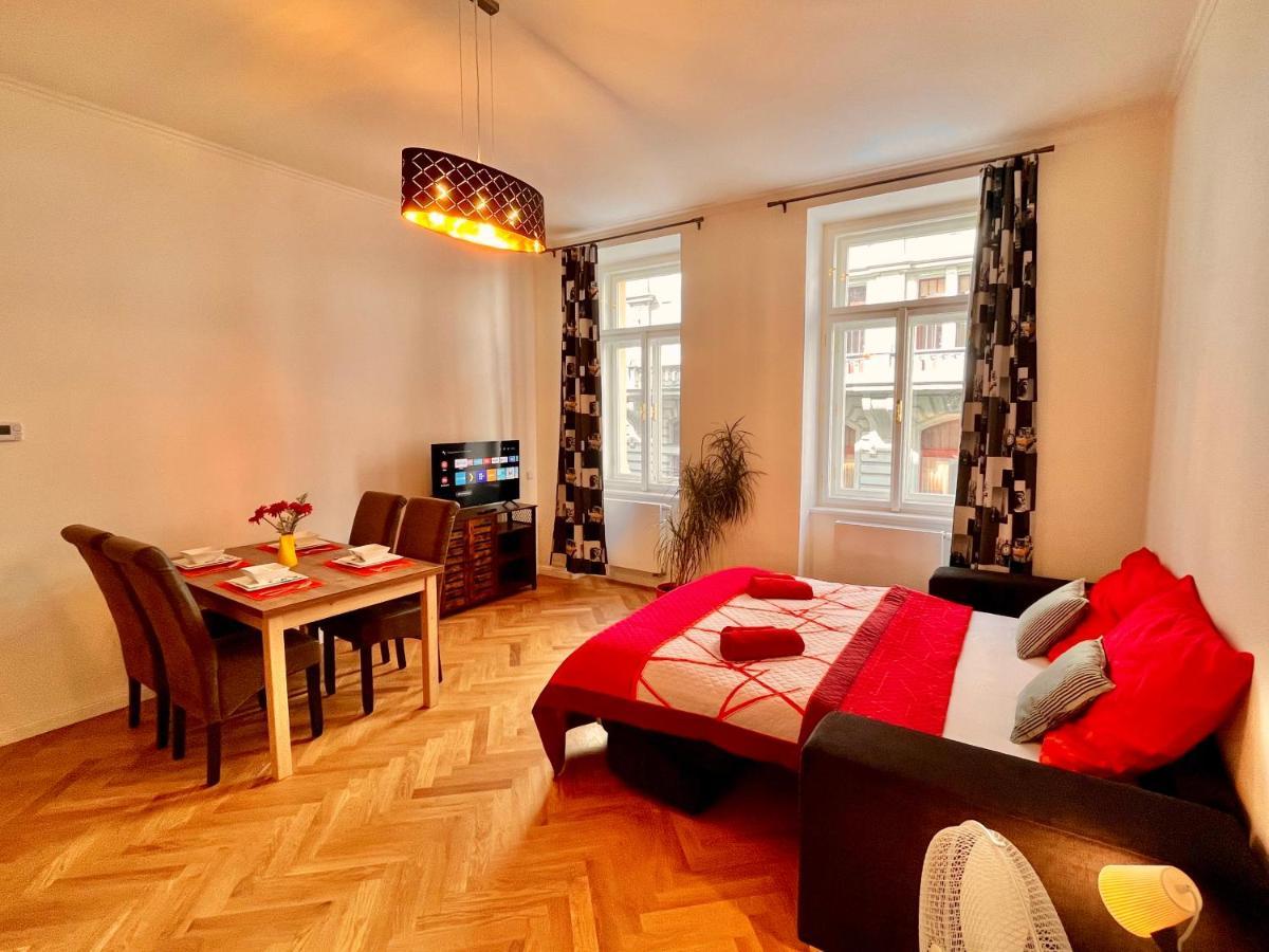 Riverbridge Apartments Praag Buitenkant foto