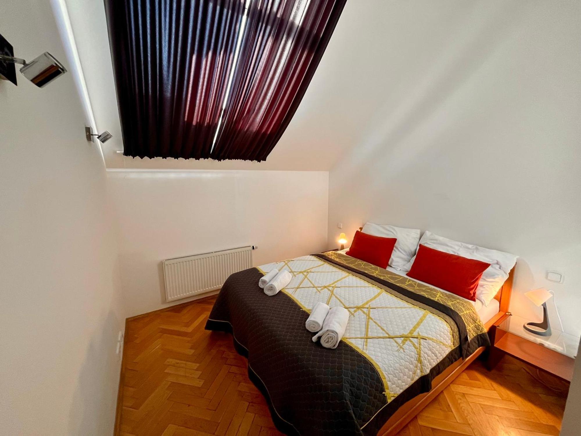 Riverbridge Apartments Praag Buitenkant foto