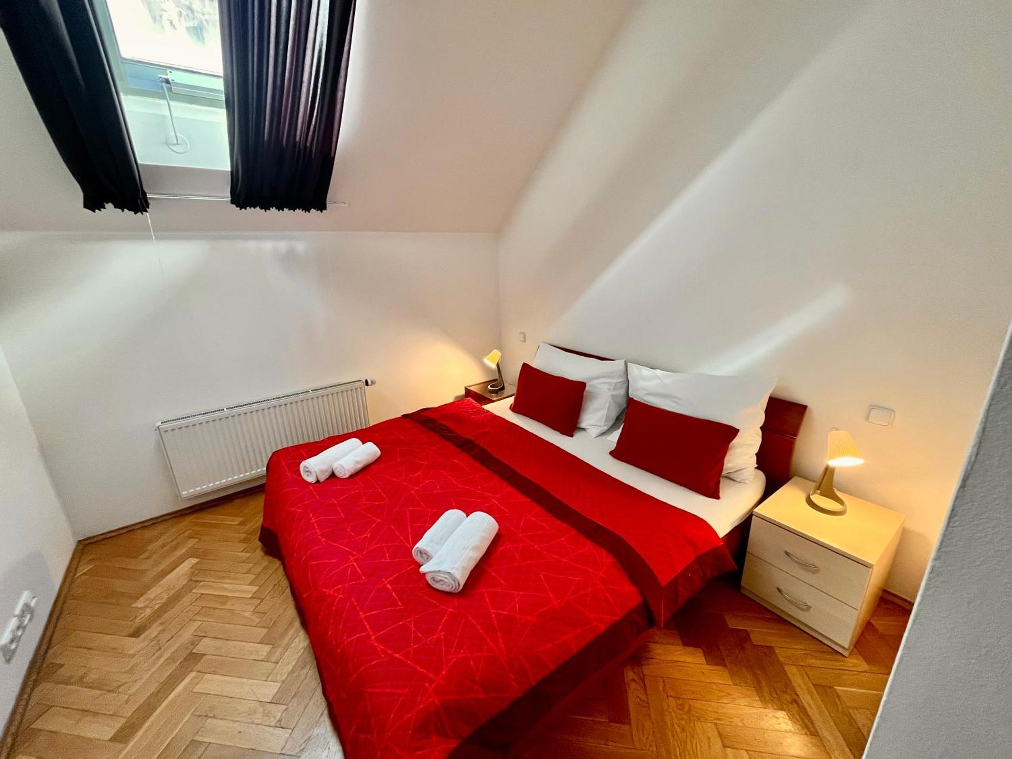 Riverbridge Apartments Praag Buitenkant foto